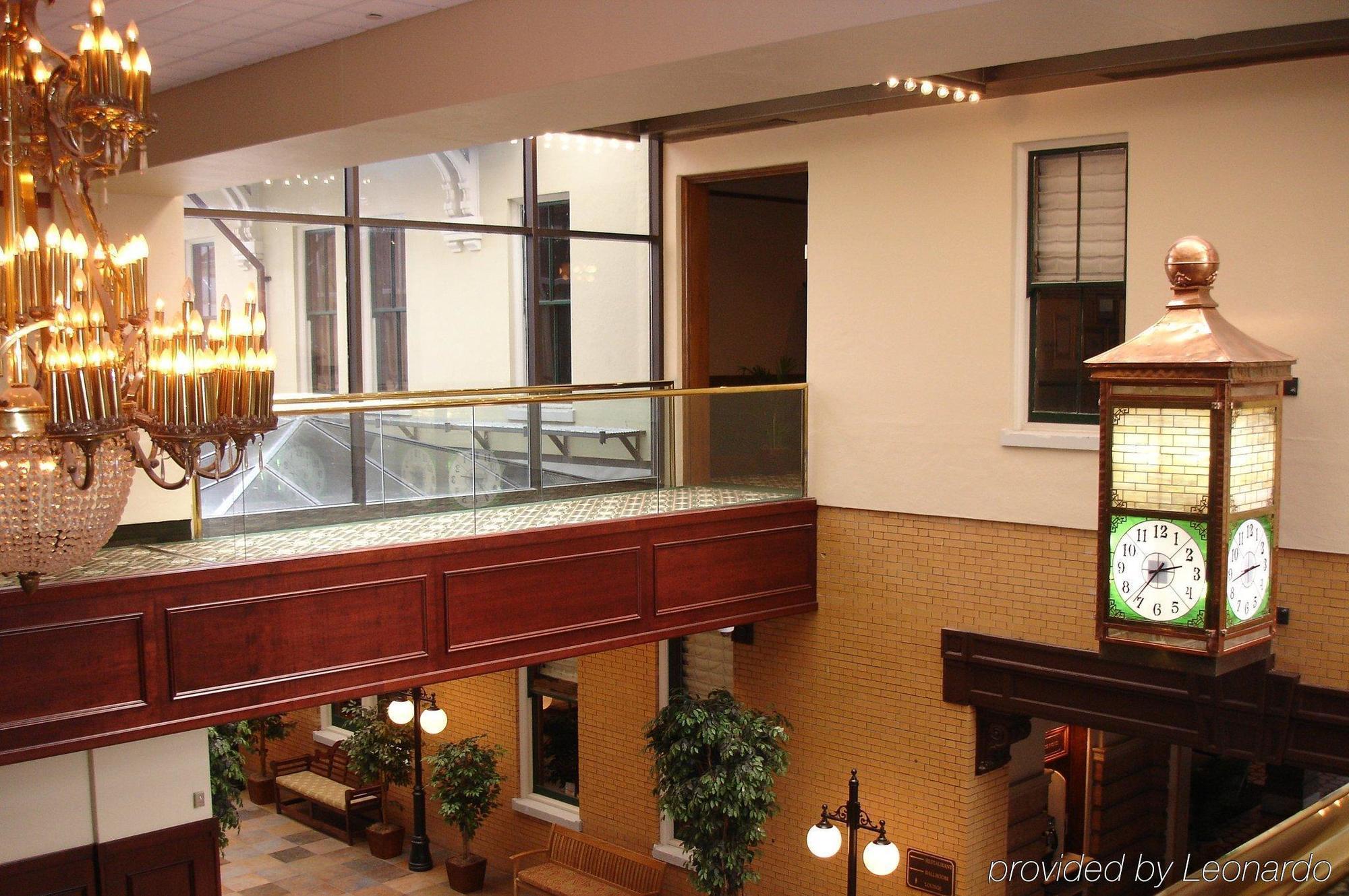 Crowne Plaza Pensacola Grand Hotel Dalaman gambar