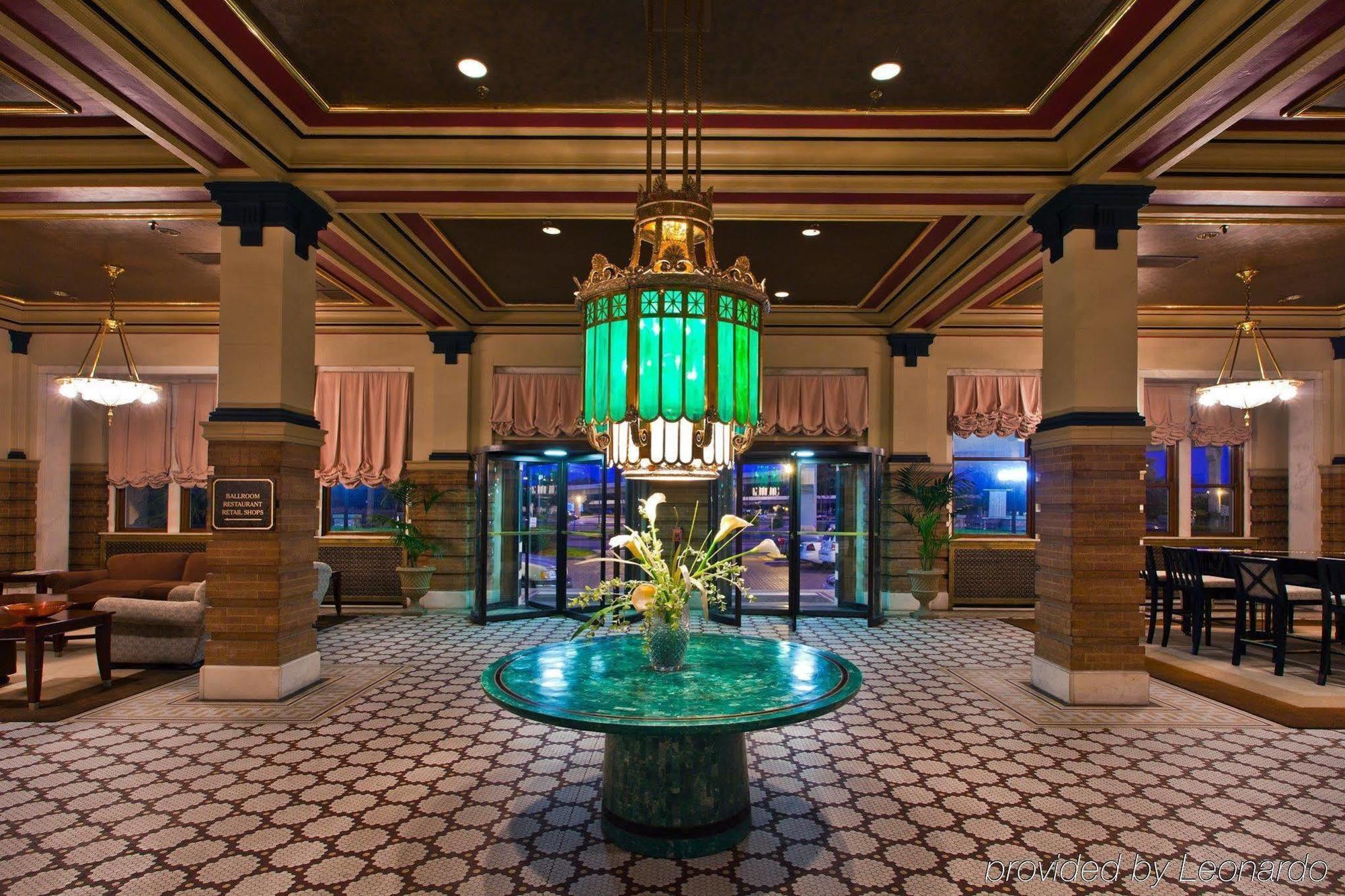Crowne Plaza Pensacola Grand Hotel Dalaman gambar